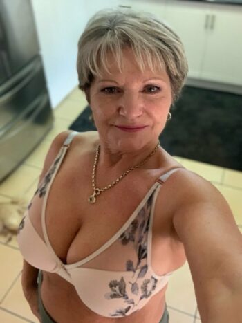 Plan cul Sainte-Geneviève-des-Bois, mûre et gourmande ! rencontre-Cougar-Sainte-Geneviève-des-Bois