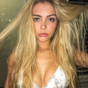 Sensuelle jeune femme à Embrun cherche homme malicieux pour plaisirs partagés rencontre-Teen-Embrun