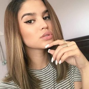 Trop chaud ce matin, j’ai besoin d’un truc hard Alicia - rencontre-Teen-Thonon-les-Bains