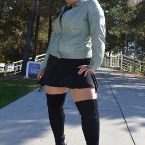 Je vis ma vie sans chichis Léonie - rencontre-Milf-Saint-Étienne